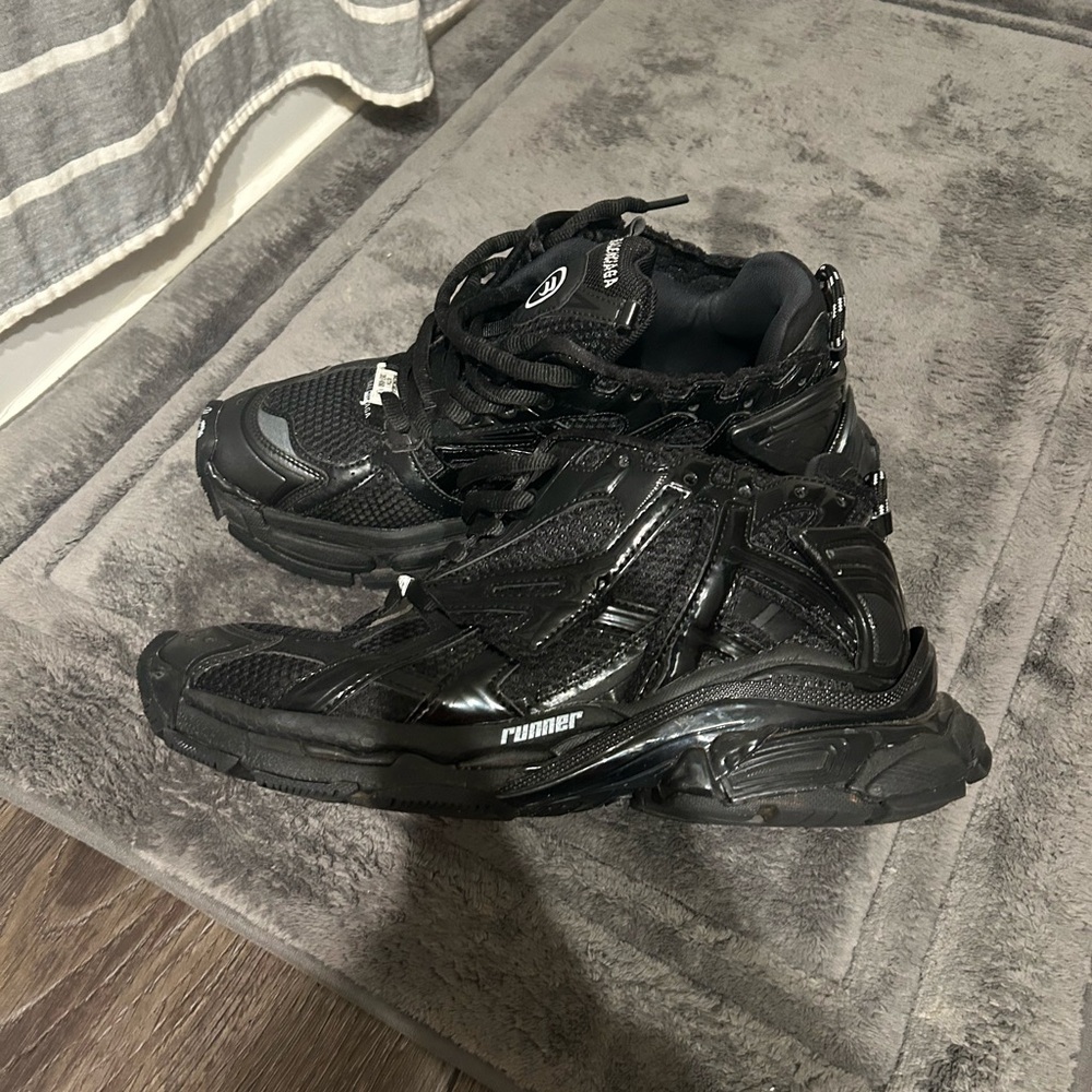 Balenciaga “Runner”